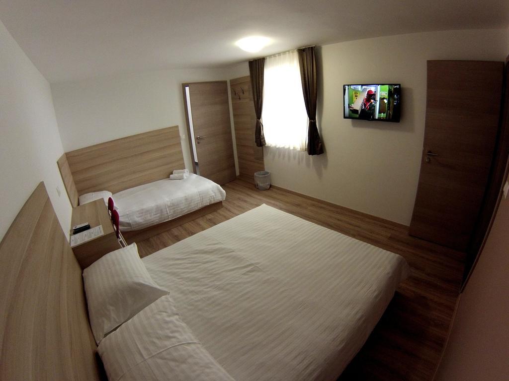 Sweet Dreams Rooms And Apartments Postojna Room photo